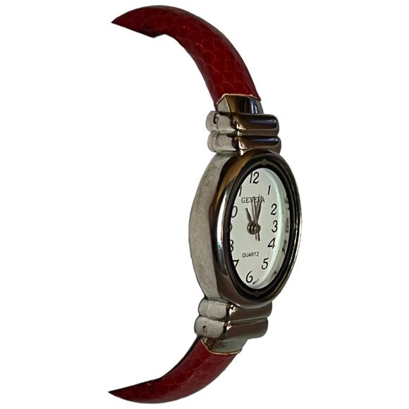 Vintage-Inspired Red Leather Strap Women's Watch - Picture 8 of 12